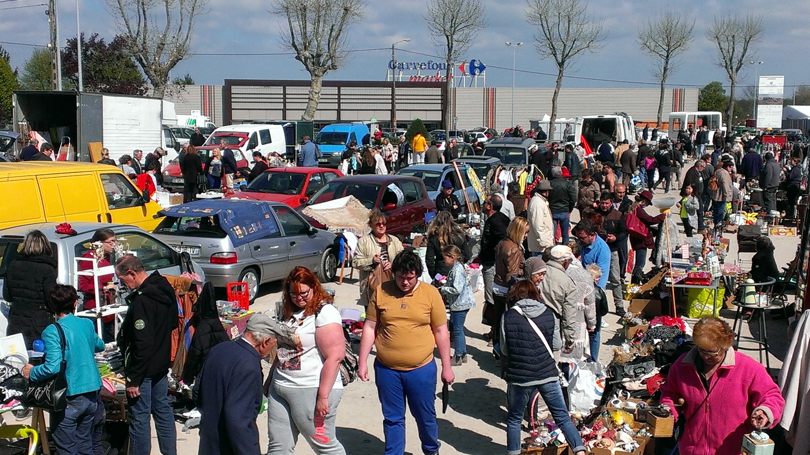 UNE BROCANTE REUSSIE UNE BROCANTE REUSSIE
