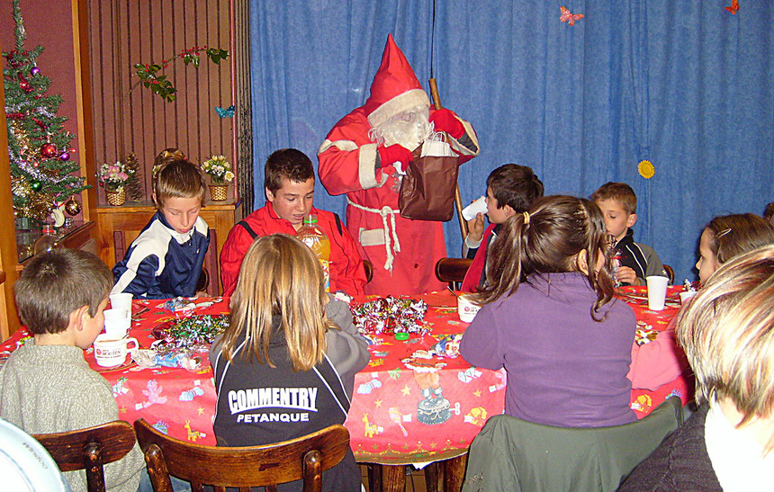 PETANQUE ET PERE-NOEL POUR LES JEUNES
