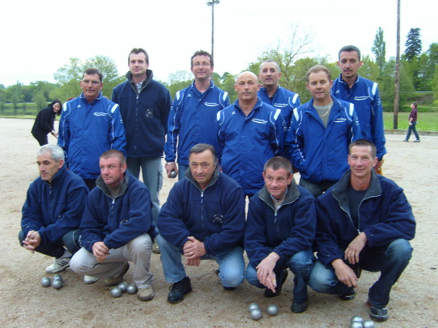 VICTOIRE DE L'EQUIPE (A) AU DONJON VICTOIRE DE L'EQUIPE (A) AU DONJON