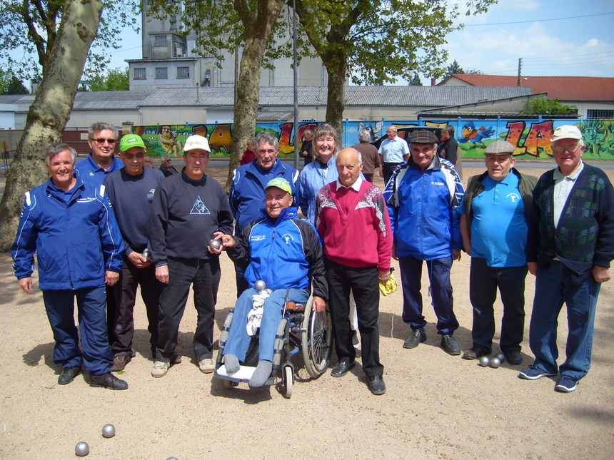 LES VETERANS ( A ) TOUJOURS INVAINCUS