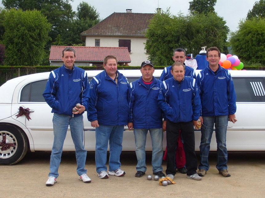 Les commentryens se déplaçaient en limousine pour cette 4ème journée ........... Les commentryens se déplaçaient en limousine pour cette 4ème journée ...........