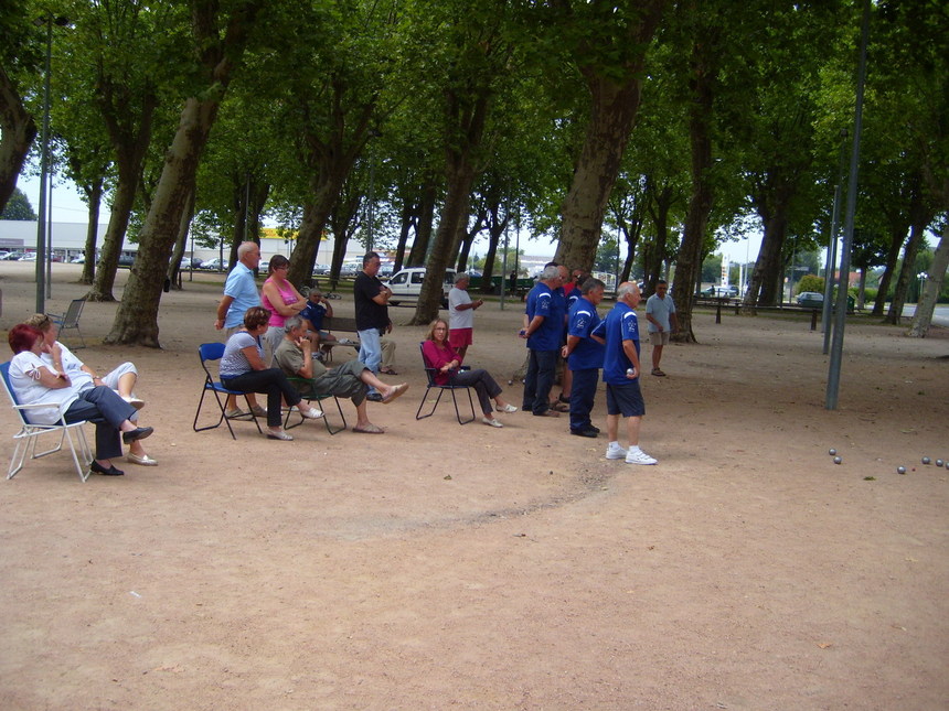 LES VETERANS ( A ) VAINCUS SUR LE FIL 5  -  6 FACE A CUSSET LES VETERANS ( A ) VAINCUS SUR LE FIL 5  -  6 FACE A CUSSET