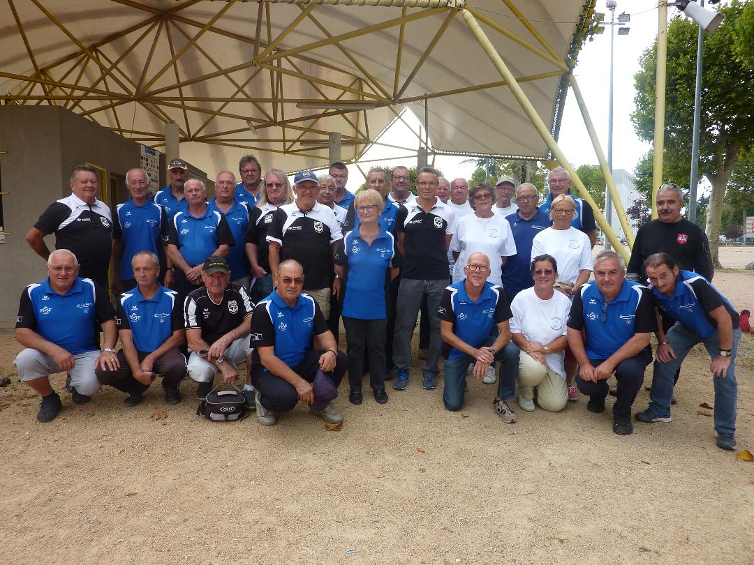 LES VETERANS ENCHAINENT EN CETTE FIN D'ÉTÉ LES VETERANS ENCHAINENT EN CETTE FIN D'ÉTÉ