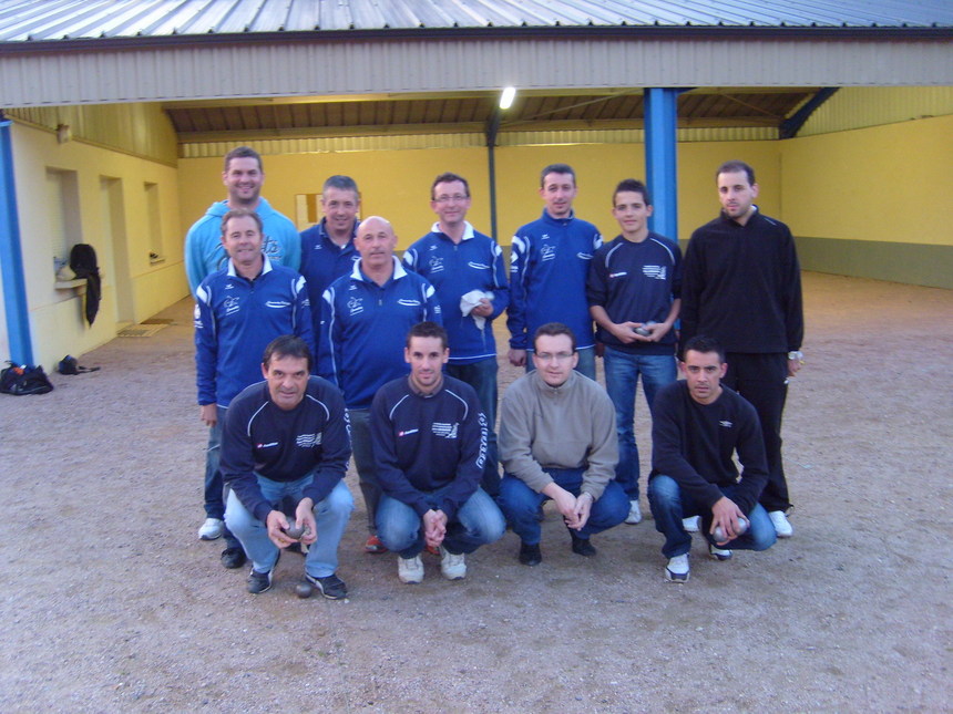 VICTOIRE 8 A 3 A THIEL SUR ACOLIN