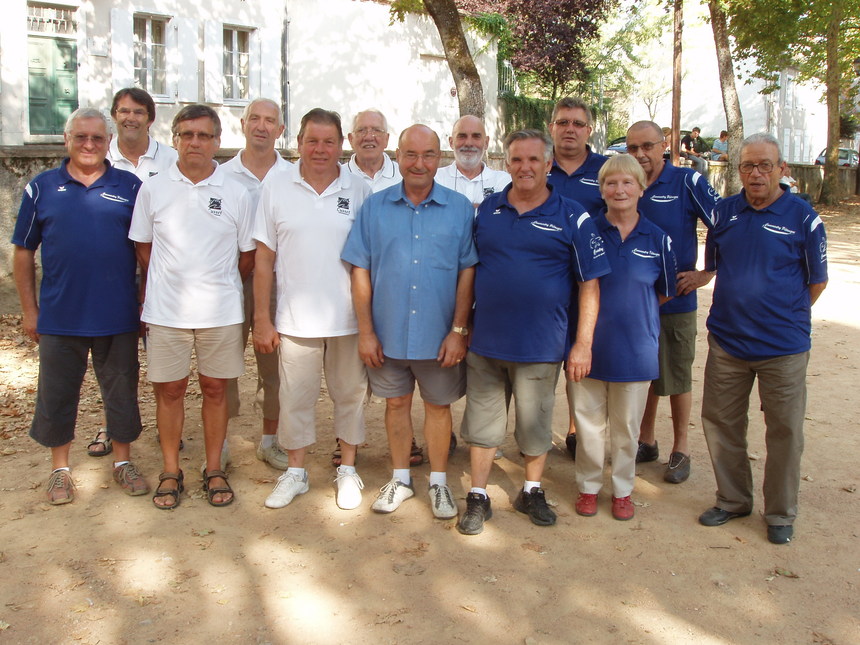LES VETERANS CALENT EN 1/2 FINALE DE LA COUPE INTER - SOCIETES