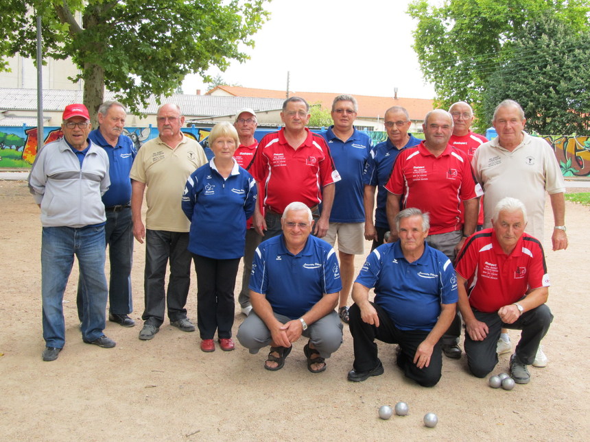 VICTOIRE DES VETERANS 28 A 8 FACE A BOURBON