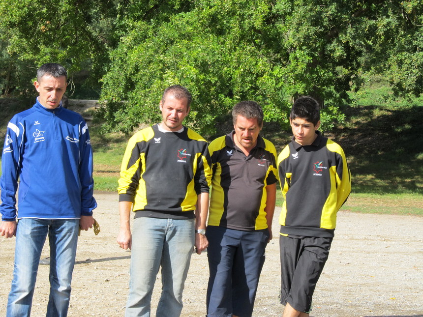 COMMENTRY CONFORTE SA PLACE DE LEADER FACE A VALLON 24 - 12 COMMENTRY CONFORTE SA PLACE DE LEADER FACE A VALLON 24 - 12