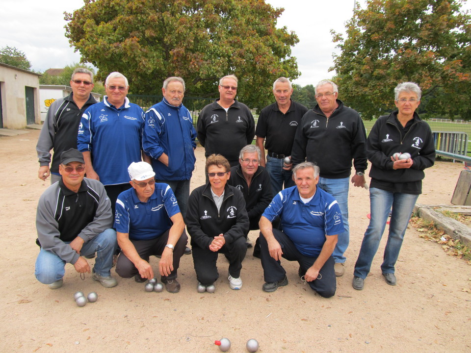 LES VETERANS S IMPOSENT 24 A 12 AU MARAIS