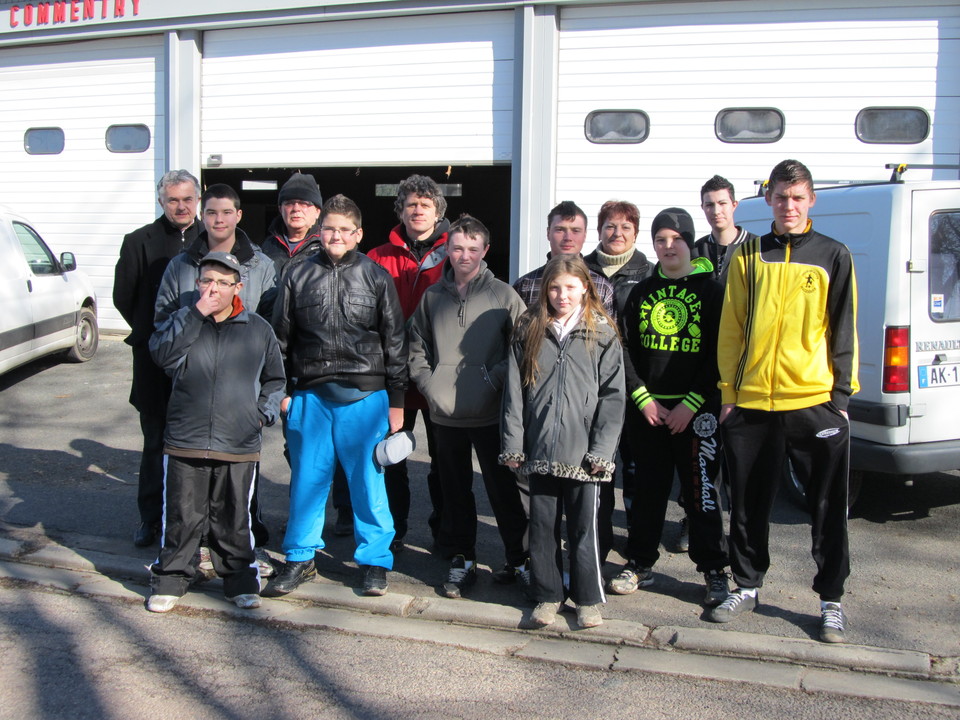 INITIATION PETANQUE AVEC LES JEUNES INITIATION PETANQUE AVEC LES JEUNES