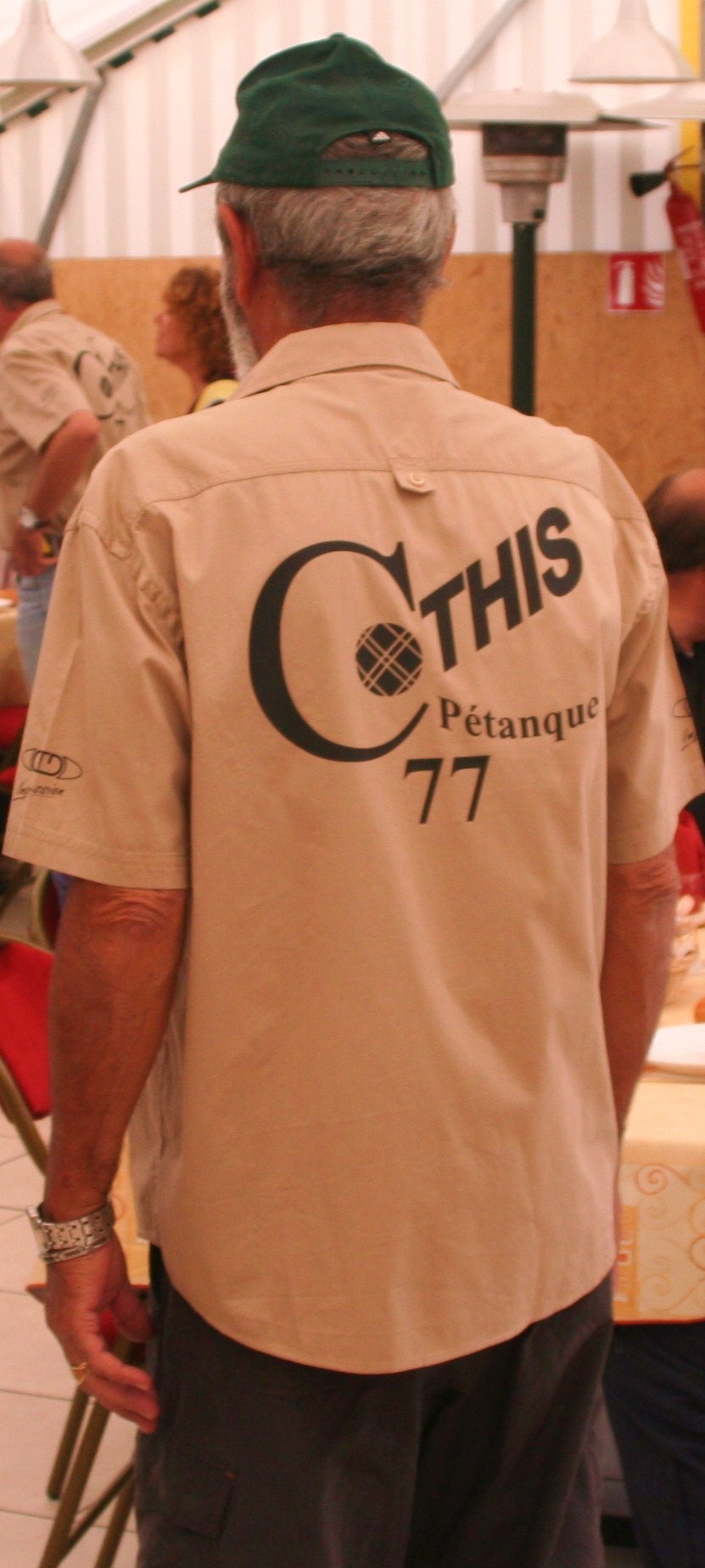 il y a aussi nos hommes-sandwiches il y a aussi nos hommes-sandwiches