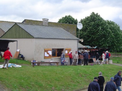 LE LOCAL ET LA BUVETTE