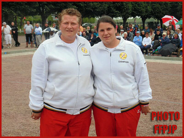 AUDREY ET CELINE BANDIERA DE LA HAUTE GARONNE CHAMPIONNE DOUBLETTE FEMININ AUDREY ET CELINE BANDIERA DE LA HAUTE GARONNE CHAMPIONNE DOUBLETTE FEMININ