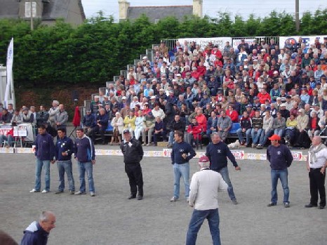 LES 2 EQUIPES FINALISTES LES 2 EQUIPES FINALISTES