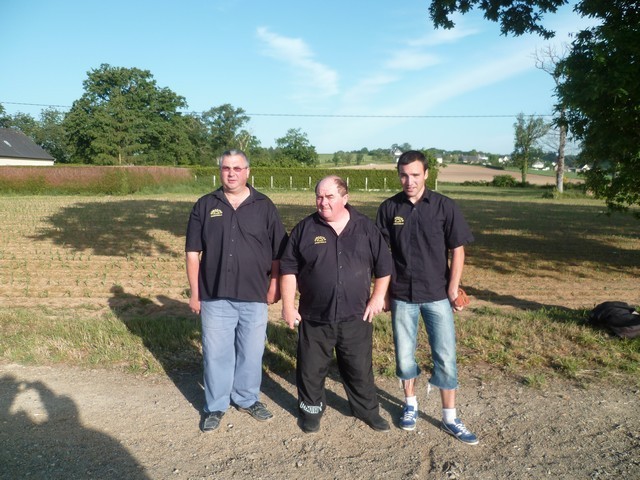 C.PERONNEAU-P.JUDE-B.REMY BATTUS EN 1/4 DE FINALE