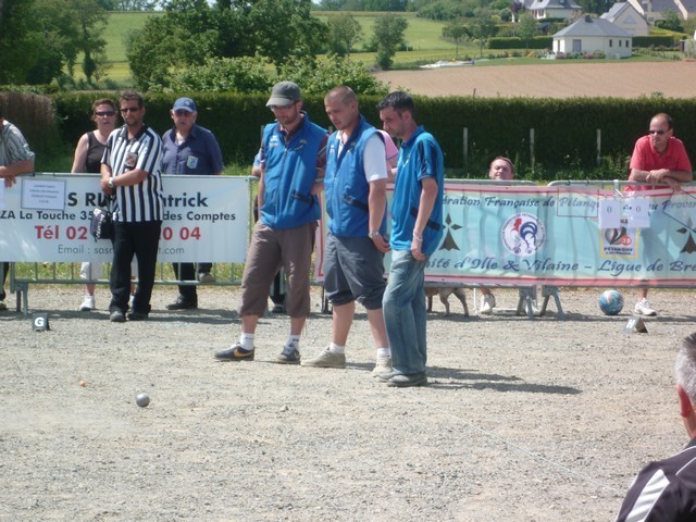 CHEVALLIER-FEUILLET-LAUNAY BATTUS EN 1/2 DU CLUB DE LA CHAPELLE CHEVALLIER-FEUILLET-LAUNAY BATTUS EN 1/2 DU CLUB DE LA CHAPELLE