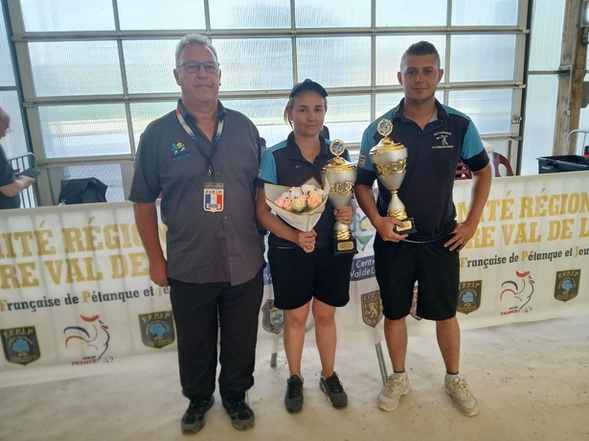 Céline Viot et Peter Ribet ( Clémont CD18) Champions Régional Doublette Mixte