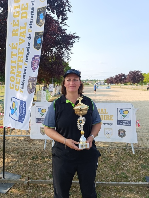 Prescilia Roussel Championne Régional Individuel Féminin ( CB Vernois CD 28) / Christophe Petit et Richard Diot Champions Doublettes Masculin ( Hanches CD 28)