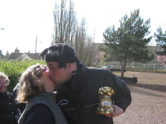 Kamel et sa cloche....( non , je ne parle pas de  la présidente ! ) Kamel et sa cloche....( non , je ne parle pas de  la présidente ! )