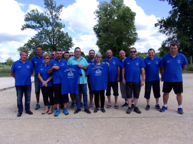 Un grand merci a notre partenaire LE RESTAURANT LA GRENOUILLE pour nous avoir offert de nouveaux equipements Un grand merci a notre partenaire LE RESTAURANT LA GRENOUILLE pour nous avoir offert de nouveaux equipements