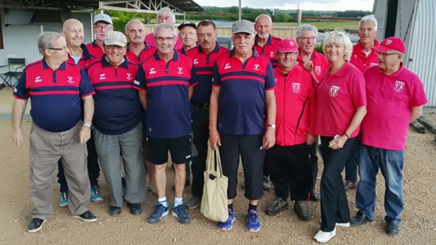 Les équipes de Domérat et de Ronnet et quelques intrus. Les équipes de Domérat et de Ronnet et quelques intrus.