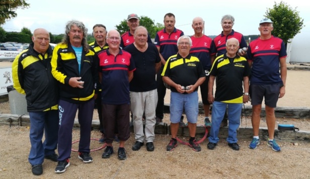 Les équipes de Domérat "A" et de Néris les bains "A" Les équipes de Domérat "A" et de Néris les bains "A"