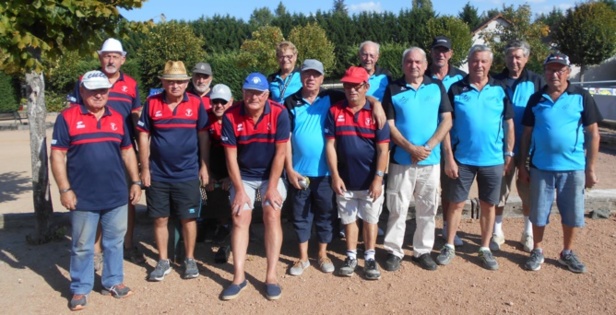 Les équipes de Domérat "B" et de Vichy "G" Les équipes de Domérat "B" et de Vichy "G"