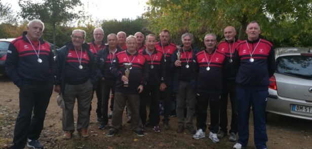 Les champions sur la photo dans l'ordre de gauche à droite: Matéos, José; Fioretti, Egisto; Chrestia, j-Noel; Policarpe, andré; Cheveau, francis; Busserolles, patrice; Estella, claude. Les deuxièmes: Habrias, j-luc; De cesare, mario;Lalau, yves; Laustriat, michel; Barbato, pierre; Kiefer, rené.