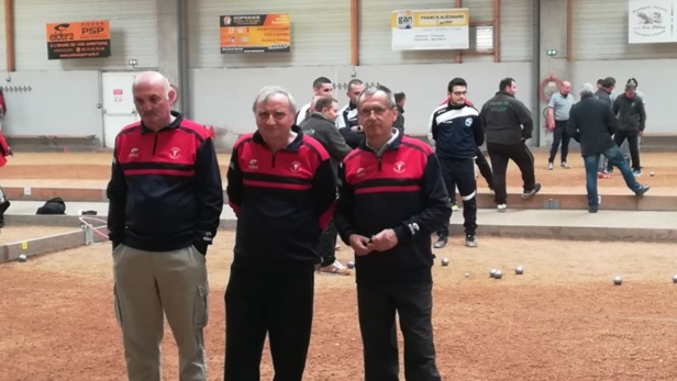 Equipe composée de POLICARPE, André, VANGEON, Roland et BUSSEROLLES, Patrice Equipe composée de POLICARPE, André, VANGEON, Roland et BUSSEROLLES, Patrice