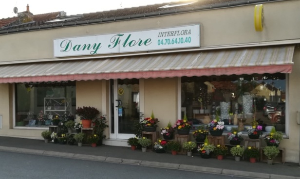 En toute occasion Dany Flore ( Interflora ) sera à votre service pour vous aider et vous conseiller. Ouvert  du mardi au vendredi de 09h00 à 19h00 le samedi de 09h00 à 19h30 et le dimanche de 09h00 à 12h30.