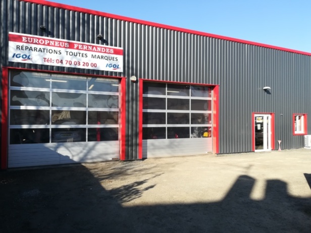 Réparations toutes marques, Monsieur FERNANDES est à votre service au 04 70 03 20 00. Réparations toutes marques, Monsieur FERNANDES est à votre service au 04 70 03 20 00.