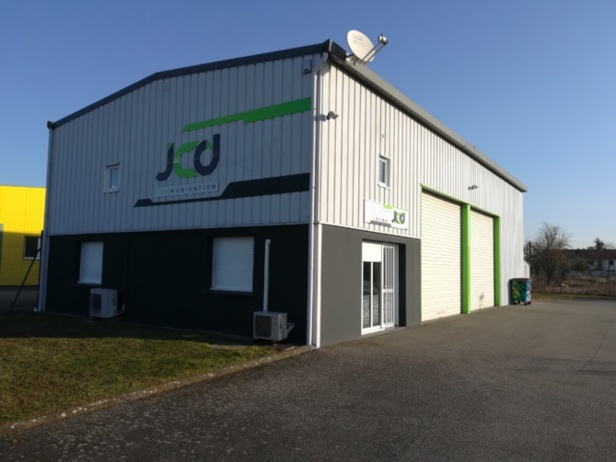 Pour tout savoir sur ce professionnel en communication, Z.A.La rigolée 03000 AVERMES. Téléphone 04.70.43.09.21.Pour plus d'infomations, cliquez sur la photo. Pour tout savoir sur ce professionnel en communication, Z.A.La rigolée 03000 AVERMES. Téléphone 04.70.43.09.21.Pour plus d'infomations, cliquez sur la photo.