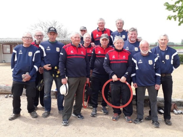 Les équipes de Domérat "B" et de Jaligny "A" Les équipes de Domérat "B" et de Jaligny "A"