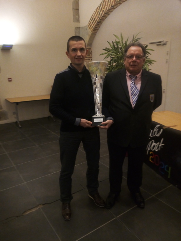 Récompense du CDA lors du congrés pour la belle saison de tous les Domératois Récompense du CDA lors du congrés pour la belle saison de tous les Domératois