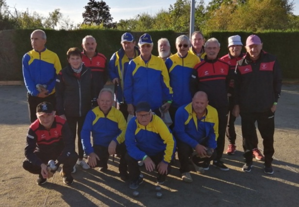 Les équipes de l'Asptt MOULINS et de DOMERAT. Les équipes de l'Asptt MOULINS et de DOMERAT.