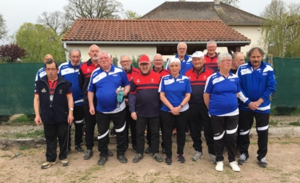 Les équipes d'Estivareilles A et de Domérat D Les équipes d'Estivareilles A et de Domérat D