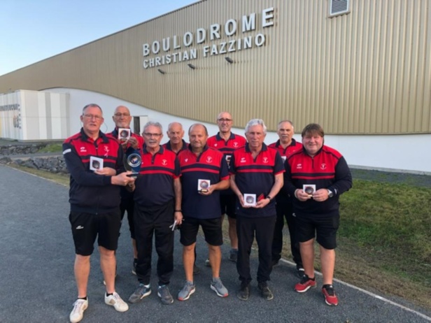 L'équipe de Domérat, championne d'allier vétérans. L'équipe de Domérat, championne d'allier vétérans.