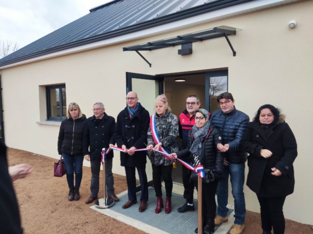 Les autorités civiles, des représentants de la Mairie et le président de la pétanque Domératoise Les autorités civiles, des représentants de la Mairie et le président de la pétanque Domératoise