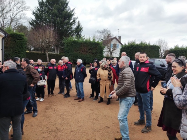 Avant le protocolaire coup de ciseau Avant le protocolaire coup de ciseau