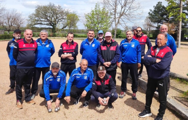 Les équipes de Domérat B et de Dompierre. Les équipes de Domérat B et de Dompierre.