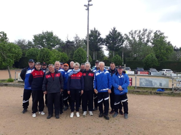 Les équipes de Domérat "C" et d'Estivareilles Les équipes de Domérat "C" et d'Estivareilles