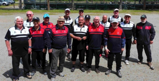 les équipes d'Yzeure E et de Domérat D les équipes d'Yzeure E et de Domérat D