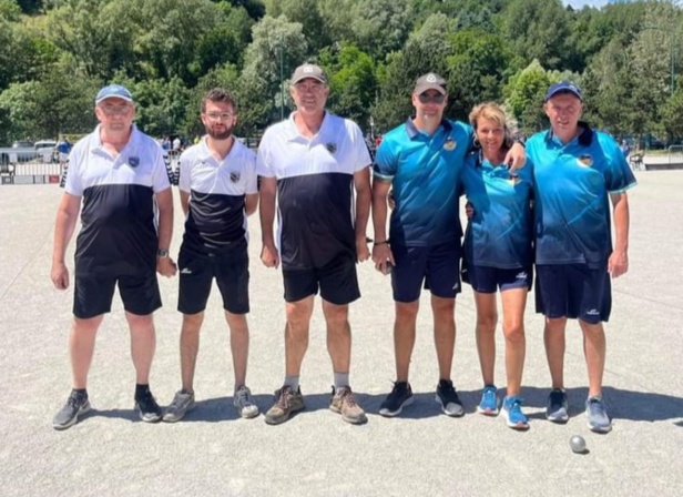 A gauche Camus Alain, Pinto Enzo et Glomot Philippe contre l'équipe Terreno à droite A gauche Camus Alain, Pinto Enzo et Glomot Philippe contre l'équipe Terreno à droite