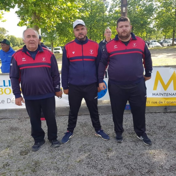 A droite David et Jimmy associé à Patrick Demi finaliste A droite David et Jimmy associé à Patrick Demi finaliste