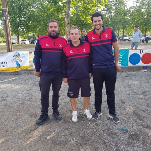 Olivier au centre associé à Lambert et Benjamin Quart de final