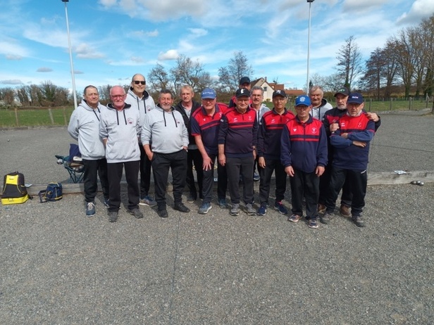 Les équipes de Villeneuve B et Domérat D Les équipes de Villeneuve B et Domérat D