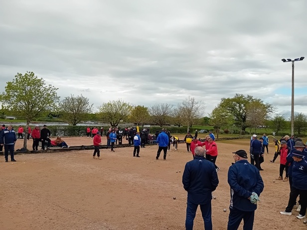 Affluence pour le préliminaire Triplette Vétéran à la Guillaumette Affluence pour le préliminaire Triplette Vétéran à la Guillaumette