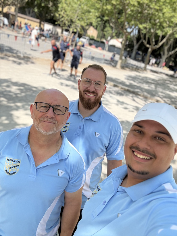 Tout sourire après une belle première journée Tout sourire après une belle première journée