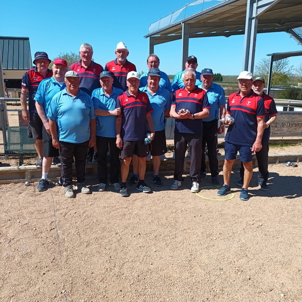 Les équipes de Domérat D et de Paray le Frésil A Les équipes de Domérat D et de Paray le Frésil A