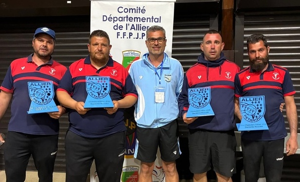 Un quatuor magique Jimmy Reinard, David Laleuf, Délégué du Championnat, Frédéric Pailheret et Moise Reinard