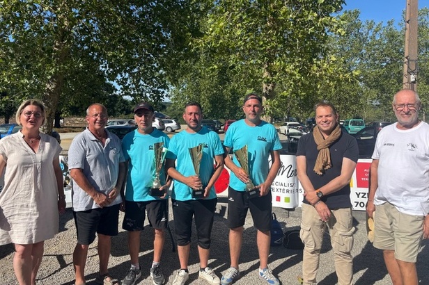 Victoire dans le B pour Jean Michel, Karl et Romain Victoire dans le B pour Jean Michel, Karl et Romain